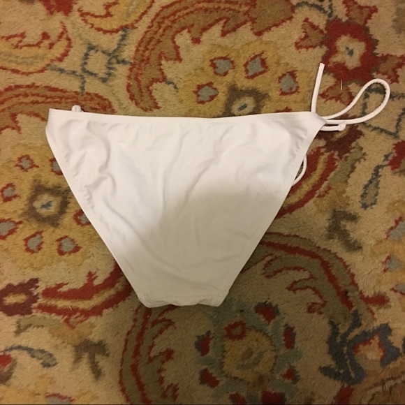 Bikini set with 2 bottoms - Picture 2 of 8